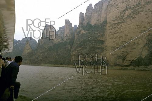 Environs de Lanzhou (Chine). Les gorges de Liujia sur le fleuve Jaune (Huanghe). Septembre 1984. PL-91-12