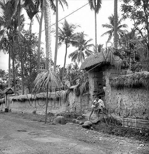 Habitation. Bali (Indonésie), 1962.