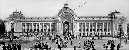 Paris (8th arrondissement). 1900 World Fair. Panorama of the Petit Palais (architect: Charles Girault).