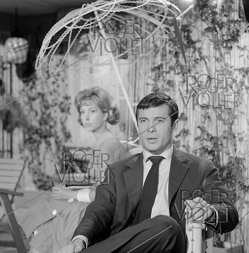 Shooting of "Ce soir ou jamais", film by Michel Deville. Guy Bedos et Anne Tonietti. France, 1961.