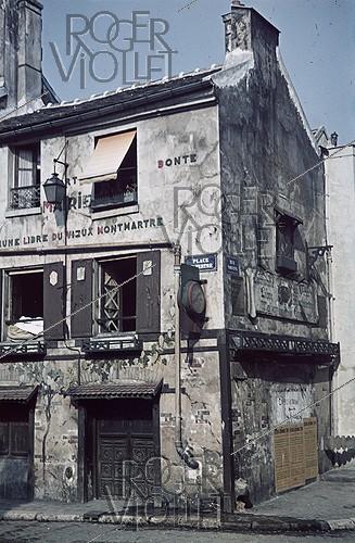 World War II (1939–1945). Town Hall of the Free Commune of Montmartre. Place du Tertre, Paris (18th arrondissement). Photograph by André Zucca (1897–1973). Historical Library of the City of Paris.