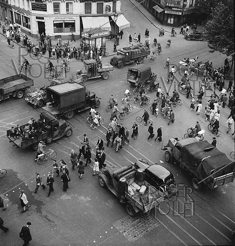 World War II (1939–1945). Traffic in Paris during the final days of the German occupation. August 1944.