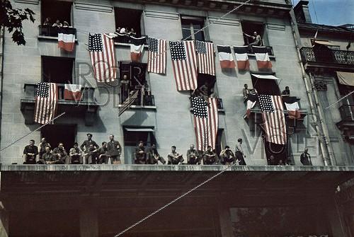 World War II. Champs-Elysées. Paris, August 1944. Photograph by André Zucca (1897-1973). Bibliothèque historique de la Ville de Paris.