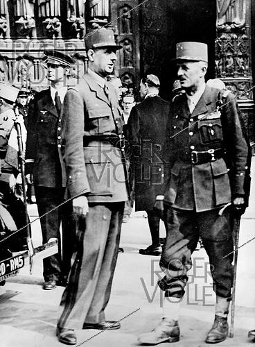 World War II. Liberation of Paris, on August 26, 1944. Generals De Gaulle and Leclerc in front of the Notre-Dame de Paris Cathedral.