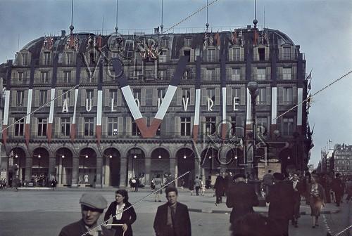 World War II. Liberation of Paris. Photograph by André Zucca (1897-1973). Bibliothèque historique de la Ville de Paris.